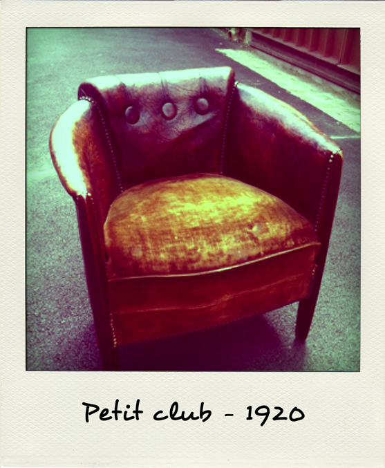 paire-de-fauteuil-1940-renovee-avec-un-cuir-beige
